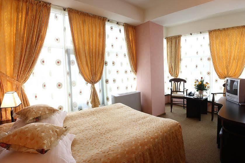 Indiana Hotel Iasi Exteriér fotografie